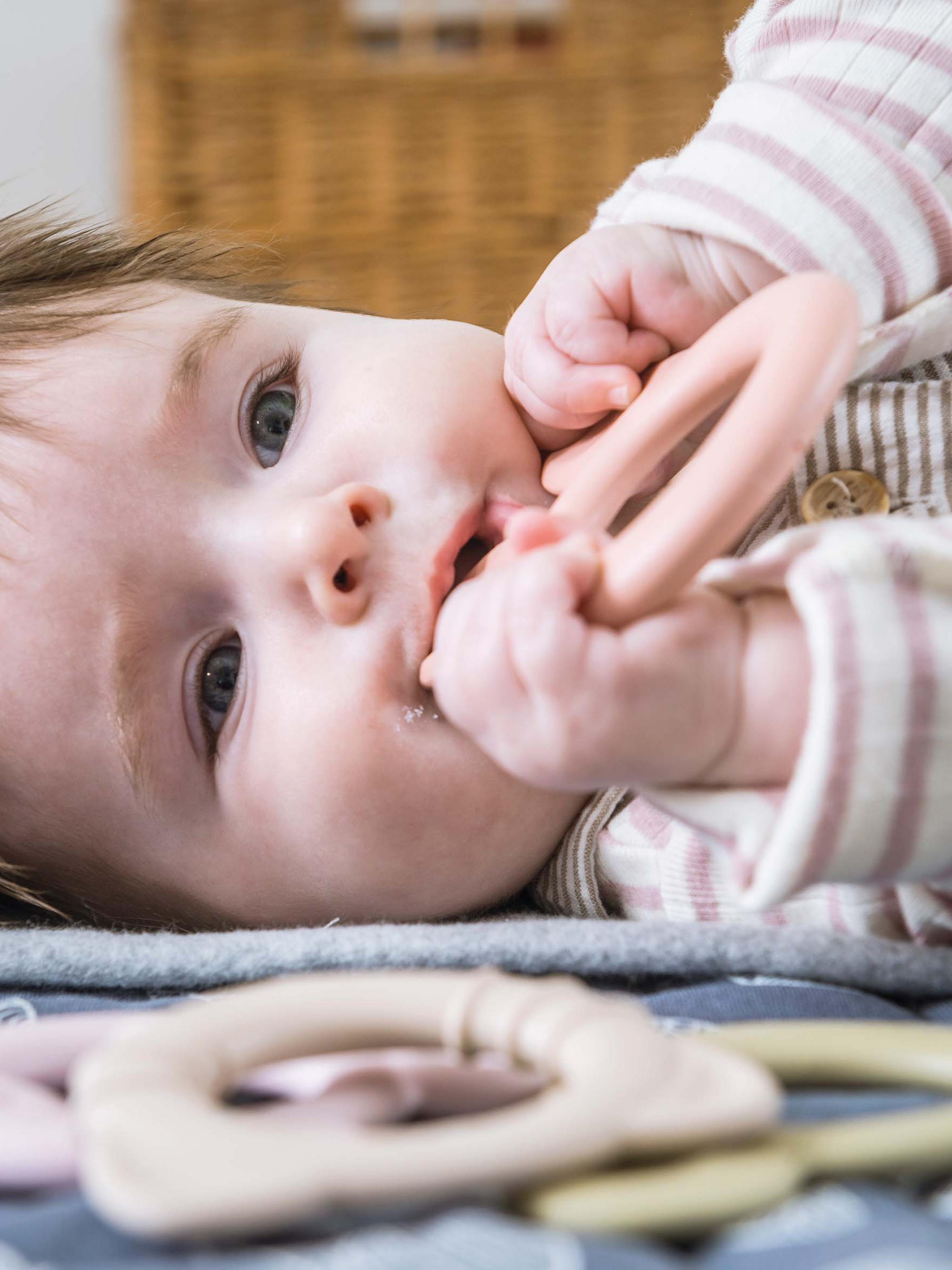 Tiny Bio Teether Ring Pink & Natural